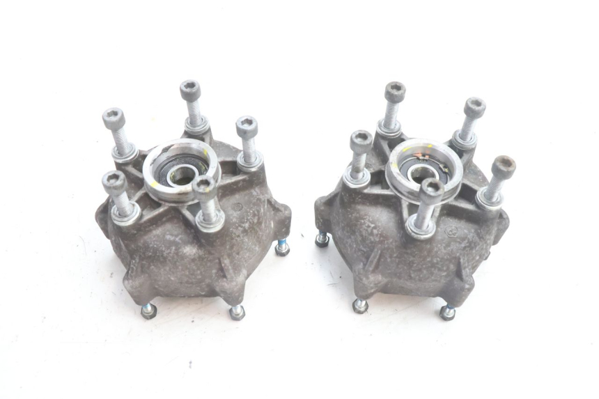 photo de FRONT WHEEL HUB PIAGGIO MP3 500 (2016 - 2018) - Main view
