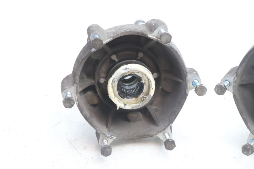photo de FRONT WHEEL HUB PIAGGIO MP3 500 (2016 - 2018) - Technical close-up