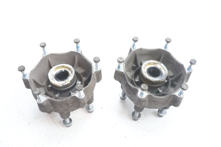 photo de FRONT WHEEL HUB PIAGGIO MP3 500 (2016 - 2018) - Fixing points details