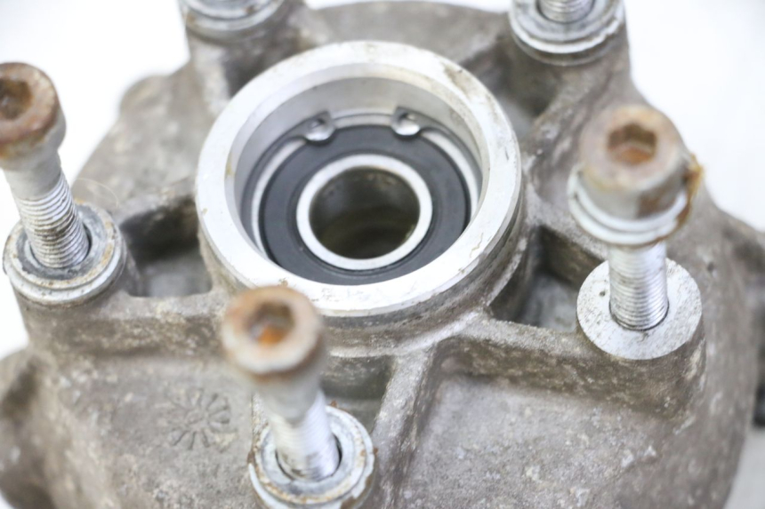 photo de FRONT WHEEL HUB PIAGGIO MP3 LT 400 (2007 - 2012) - Zoom on usage condition