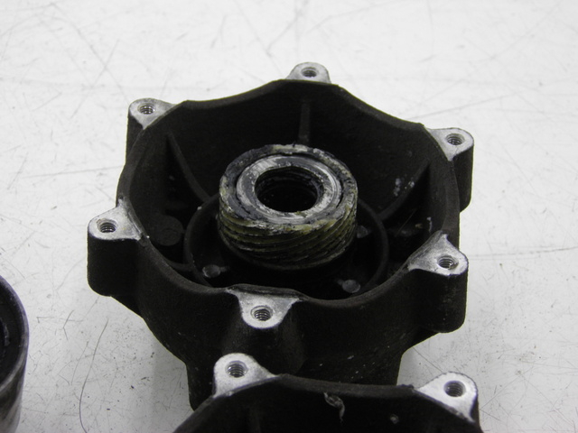 photo de FRONT WHEEL HUB PIAGGIO MP3 RL 125 (2006 - 2014) - Zoom on usage condition