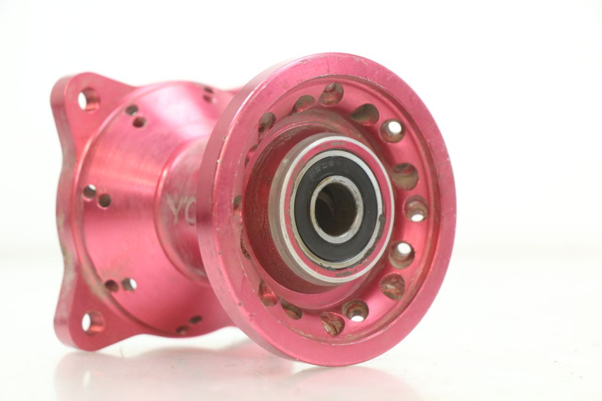 photo de FRONT WHEEL HUB YCF PIT BIKE 125 (2010 - 2018) - Component detail