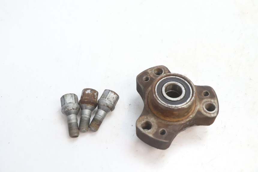 photo de FRONT WHEEL HUB PEUGEOT SPEEDFIGHT LC 50 (1996 - 2002) - Technical close-up