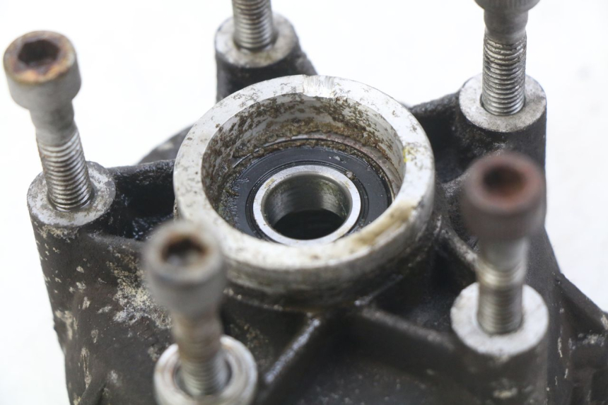 photo de FRONT WHEEL HUB PIAGGIO VESPA LX 125 (2005 - 2010) - Zoom on usage condition