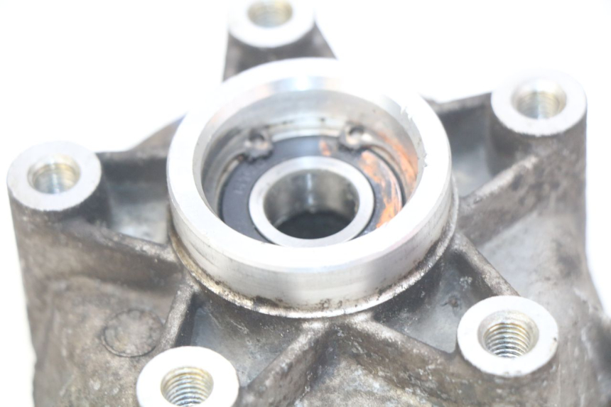 photo de FRONT WHEEL HUB PIAGGIO VESPA PRIMAVERA 2T 50 (2013 - 2018) - Zoom on usage condition