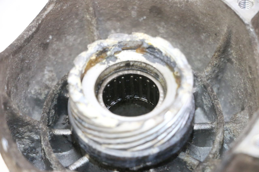 photo de FRONT WHEEL HUB PIAGGIO VESPA S 2T 50 (2007 - 2014) - Component detail