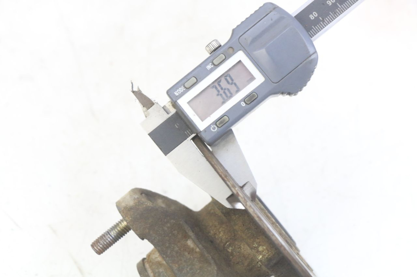 photo de FRONT WHEEL HUB SHINERAY XY250 STXE 250 (2006 - 2012) - Zoom on usage condition