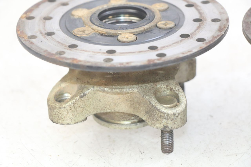 photo de FRONT WHEEL HUB SHINERAY XY250 STXE 250 (2006 - 2012) - Technical close-up