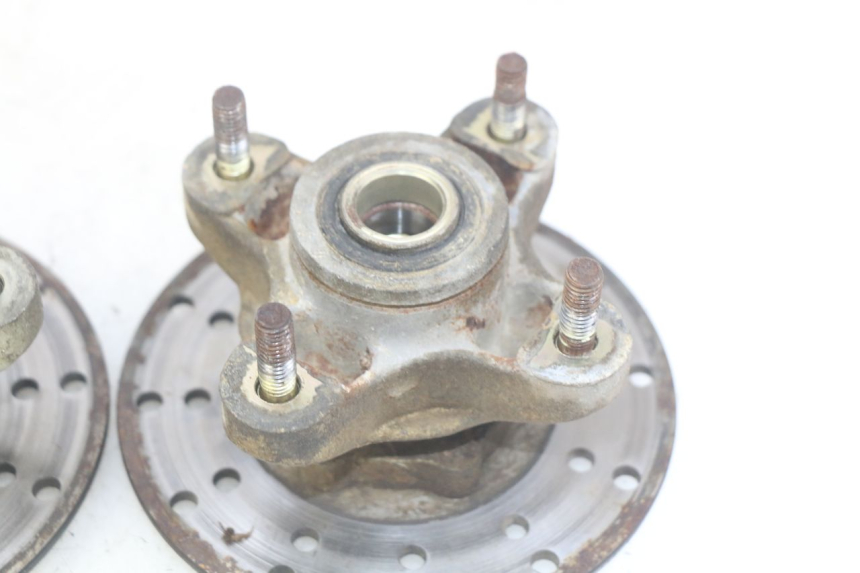 photo de FRONT WHEEL HUB SHINERAY XY250 STXE 250 (2006 - 2012) - Fixing points details