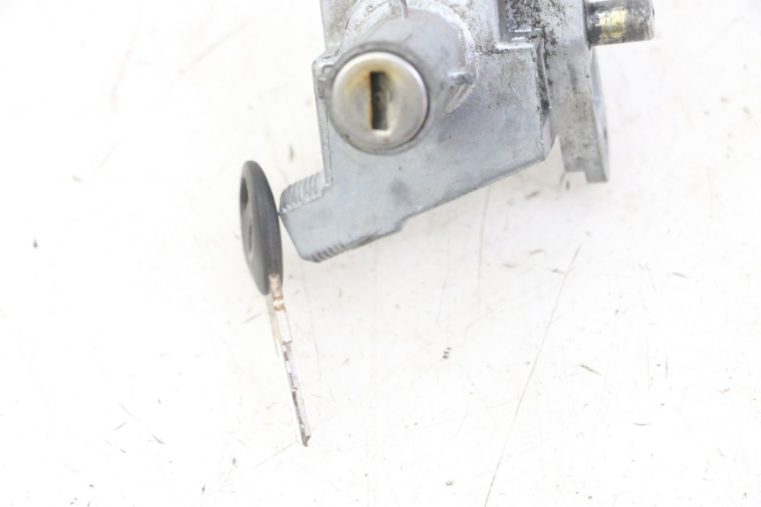 photo de IGNITION SWITCH MBK BOOSTER SPIRIT NAKED 50 (2004 - 2017) - Zoom on usage condition