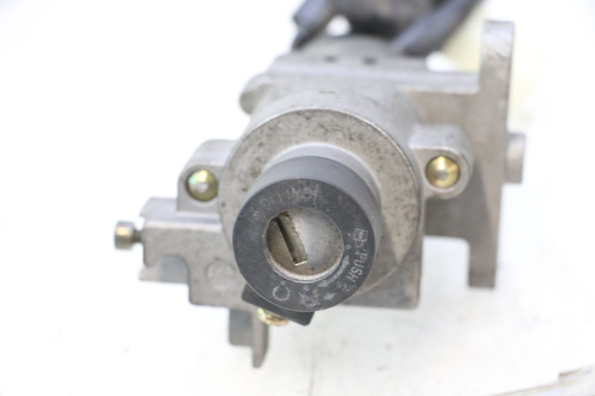 photo de IGNITION SWITCH PEUGEOT CITYSTAR 2T 50 (2018 - 2021) - Technical close-up