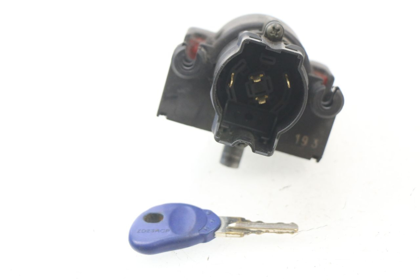 photo de IGNITION SWITCH HONDA FES PANTHEON 125 (2003 - 2007) - Zoom on usage condition