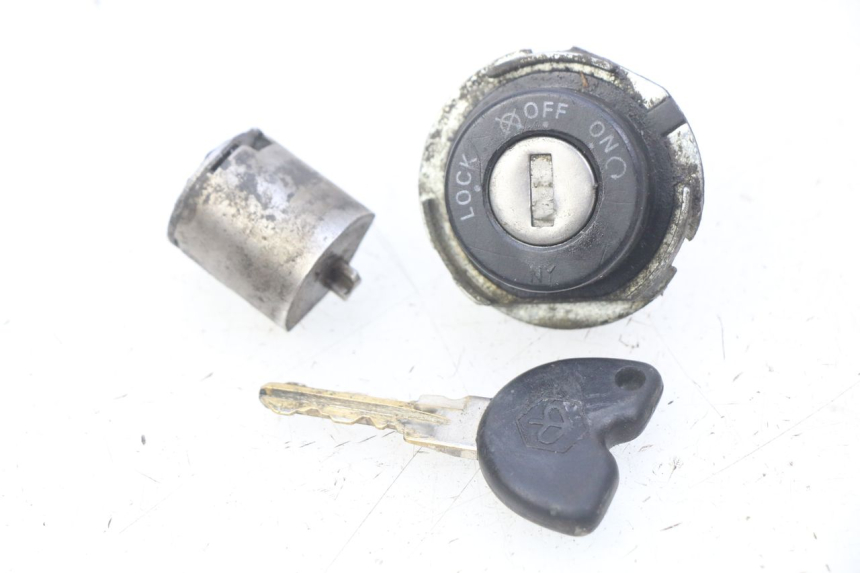 photo de IGNITION SWITCH PIAGGIO FLY 100 (2006 - 2010) - Main view