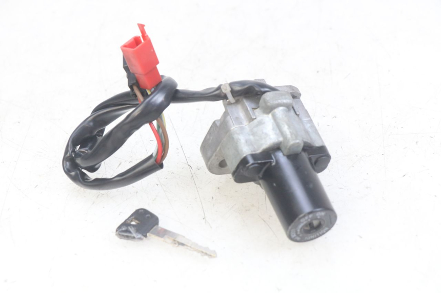 photo de IGNITION SWITCH YAMAHA FZS FAZER 600 (1998 - 2001) - Technical close-up