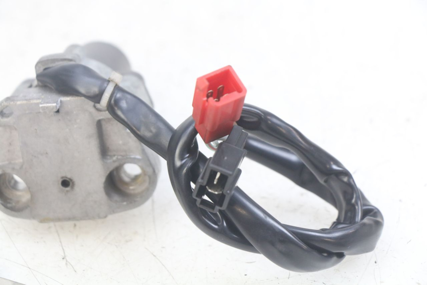 photo de IGNITION SWITCH YAMAHA FZS FAZER 600 (1998 - 2001) - Product overview