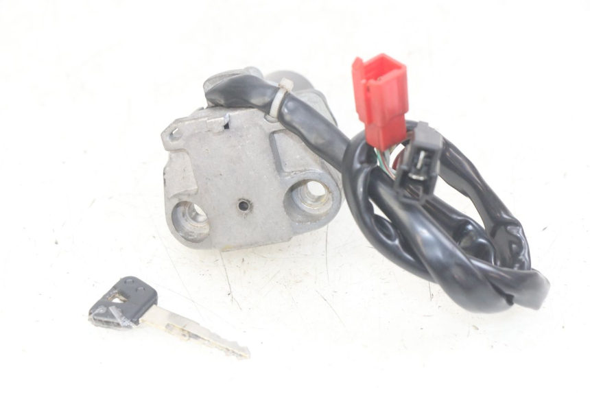 photo de IGNITION SWITCH YAMAHA FZS FAZER 600 (1998 - 2001) - Surface and material condition