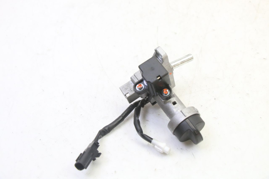 photo de IGNITION SWITCH PIAGGIO MP3 HPE 310 (2024 - 2025) - Technical close-up