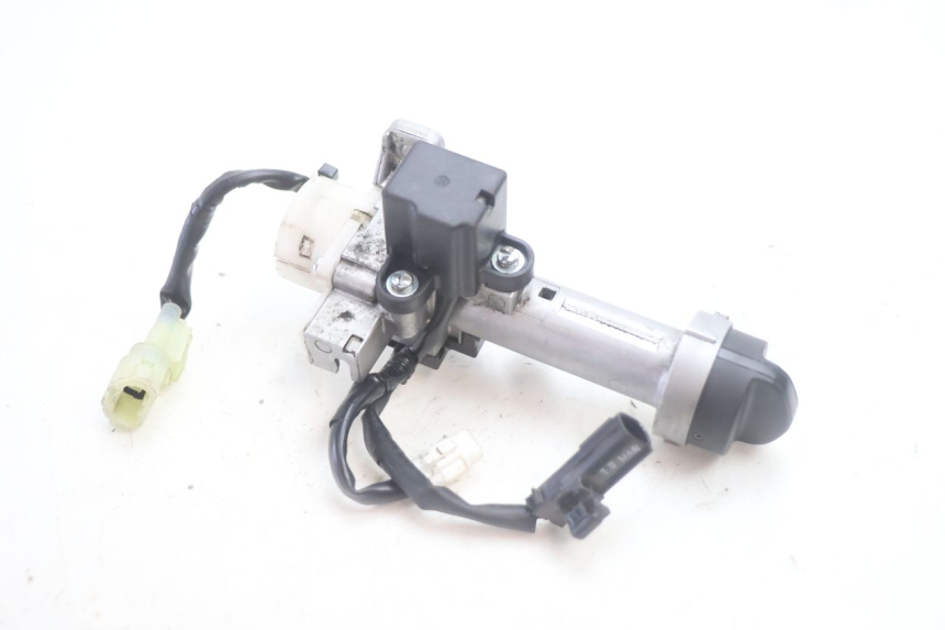 photo de IGNITION SWITCH PIAGGIO MP3 HPE 530 (2022 - 2026) - Alternative perspective