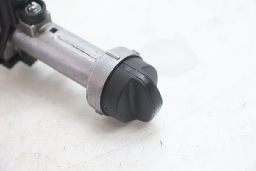 photo de IGNITION SWITCH PIAGGIO MP3 HPE 530 (2022 - 2026) - Technical close-up