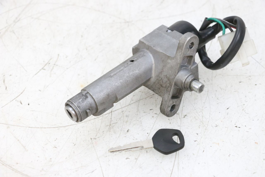 photo de IGNITION SWITCH SYM ORBIT 2 4T 50 (2008 - 2017) - Alternative perspective