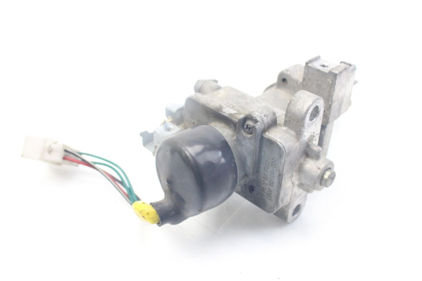 photo de IGNITION SWITCH KYMCO PEOPLE 250 (2004 - 2008) - Fixing points details