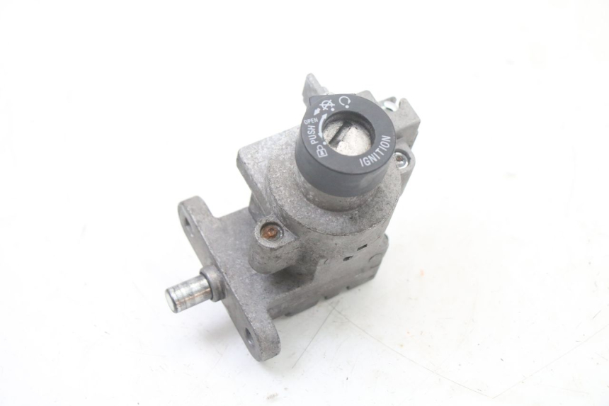 photo de IGNITION SWITCH PEUGEOT KISBEE 4T 50 (2018 - 2022) - Alternative perspective