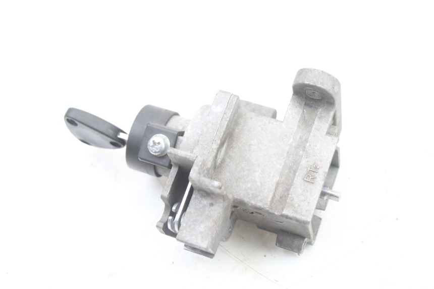 photo de IGNITION SWITCH PEUGEOT KISBEE 4T 50 (2018 - 2022) - Fixing points details
