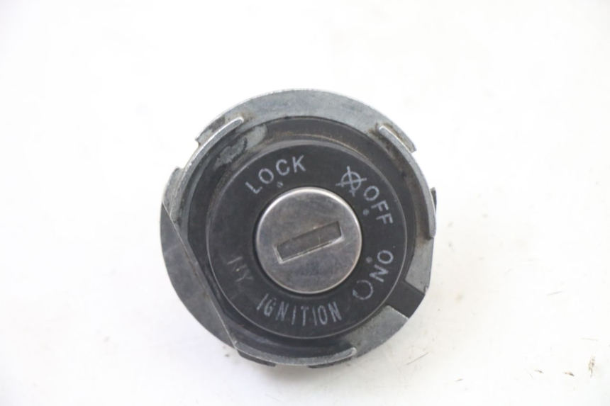 photo de IGNITION SWITCH PIAGGIO ZIP 4T 50 (2018 - 2020) - Alternative perspective