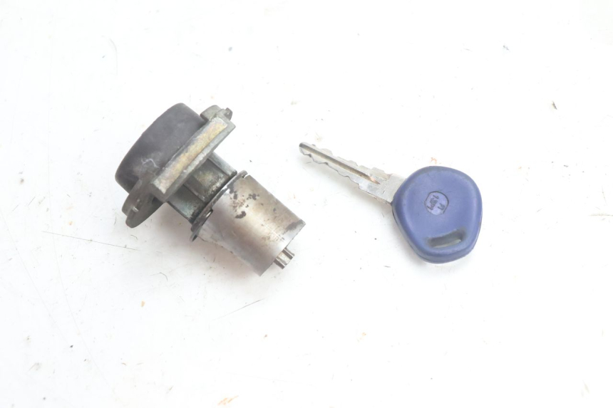 photo de IGNITION SWITCH GILERA RUNNER SP 50 (2002 - 2004) - Zoom on usage condition