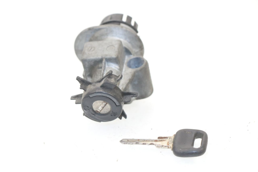 photo de IGNITION SWITCH PEUGEOT SPEEDFIGHT LC 50 (1996 - 2002) - Main view