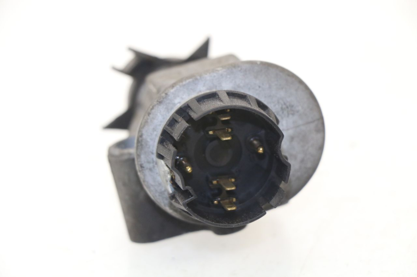 photo de IGNITION SWITCH PEUGEOT SPEEDFIGHT LC 50 (1996 - 2002) - Technical close-up