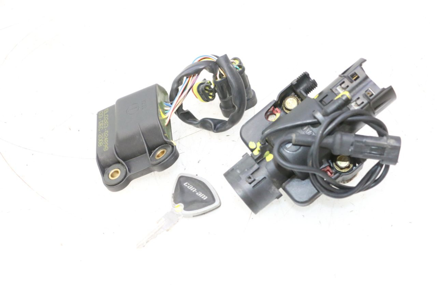 photo de IGNITION SWITCH CAN-AM SPYDER RS 1000 (2008 - 2012) - Component zoom
