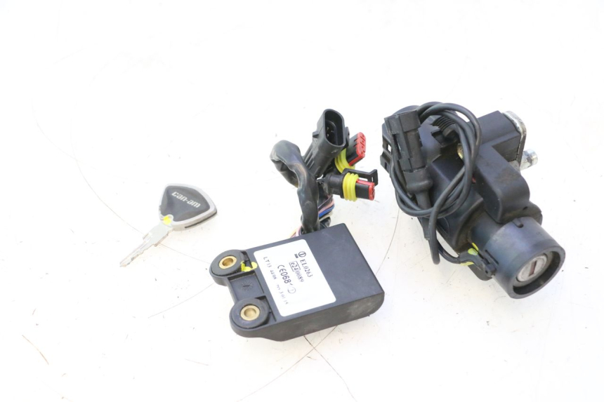 photo de IGNITION SWITCH CAN-AM SPYDER RS 1000 (2008 - 2012) - Surface and material condition