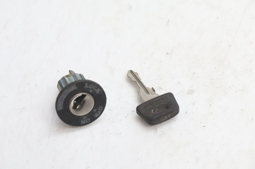 photo de IGNITION SWITCH PIAGGIO TYPHOON 50 (2000 - 2009) - Main view