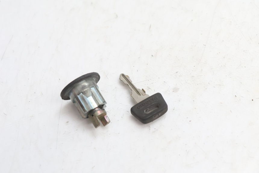 photo de IGNITION SWITCH PIAGGIO TYPHOON 50 (2000 - 2009) - Component detail