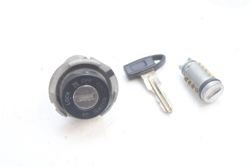 photo de IGNITION SWITCH PIAGGIO ZIP 4T 50 (2006 - 2017) - Component detail