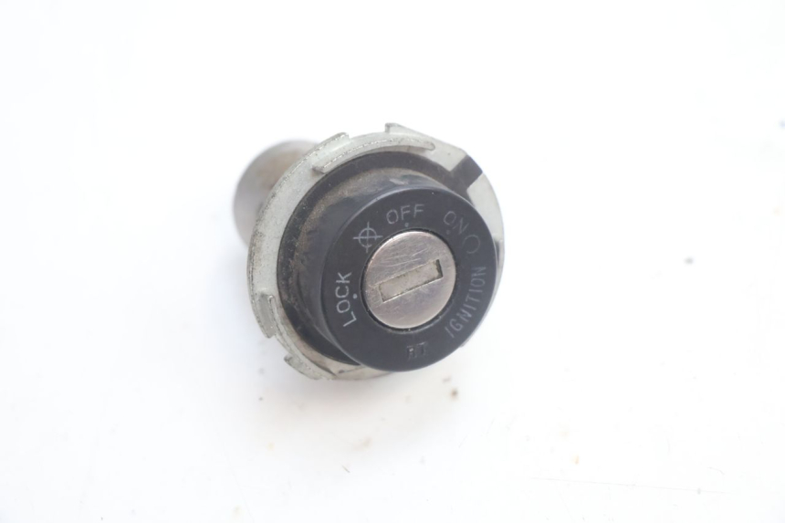 photo de IGNITION SWITCH PIAGGIO ZIP 4T 50 (2006 - 2017) - Alternative perspective