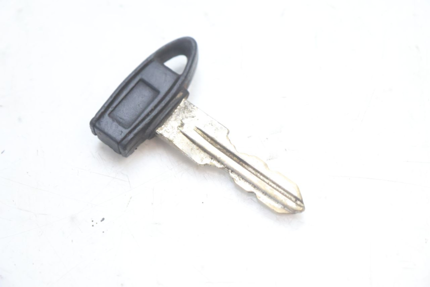 photo de IGNITION SWITCH PIAGGIO ZIP 4T 50 (2006 - 2017) - Fixing points details
