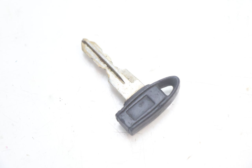 photo de IGNITION SWITCH PIAGGIO ZIP 4T 50 (2006 - 2017) - Surface and material condition