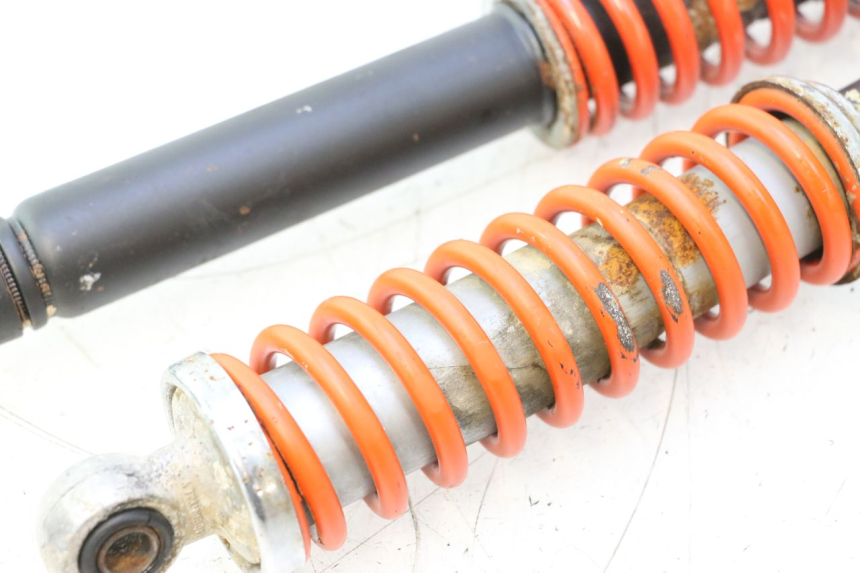 photo de REAR SHOCK ABSORBER PEUGEOT 103 SPX CLIP 50 (1989 - 1992) - High-resolution close-up