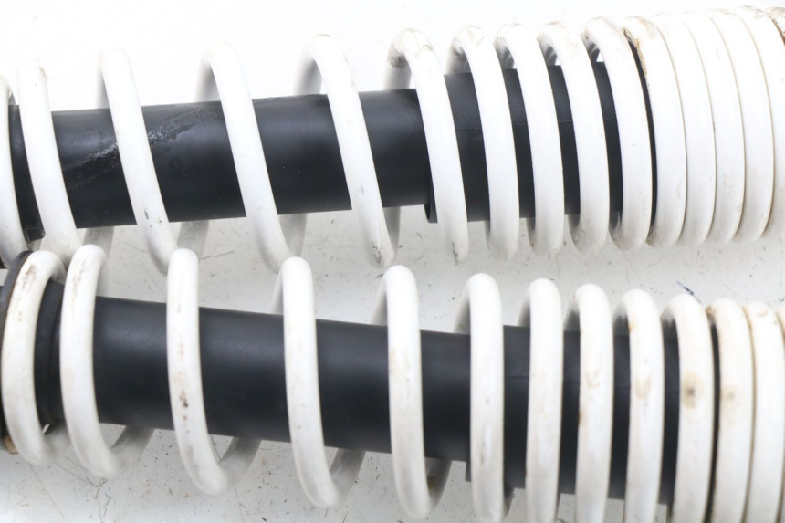 photo de PAIR OF REAR SHOCK ABSORBERS YAMAHA BW'S BWS 125 (2010 - 2013) - Zoom on usage condition