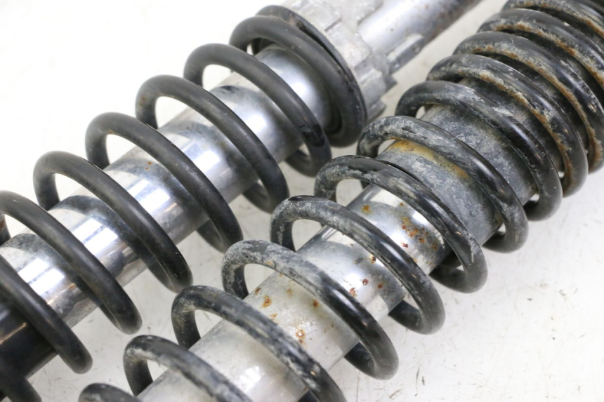 photo de REAR SHOCK ABSORBER SYM JOYMAX 125 (2010 - 2017) - Surface and material condition