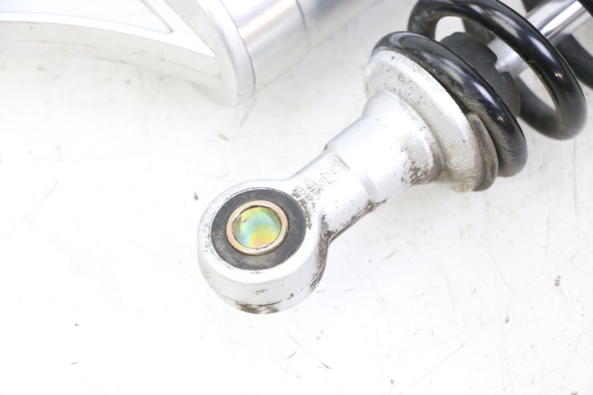 photo de REAR SHOCK ABSORBER KEEWAY K-LIGHT KLIGHT 125 (2018 - 2025) - Detailed visual inspection