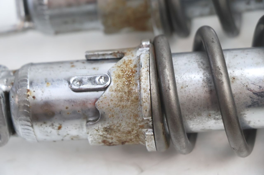 photo de REAR SHOCK ABSORBER KYMCO MOVIE S 125 (2009 - 2018) - Technical close-up