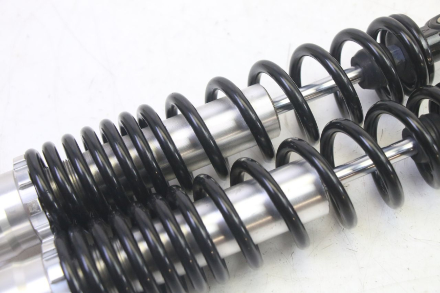 photo de REAR SHOCK ABSORBER EFUN PUSA 1 - Technical close-up