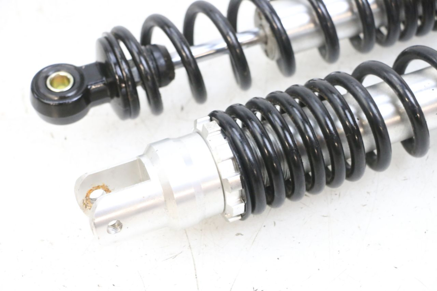 photo de REAR SHOCK ABSORBER EFUN PUSA 1 - Fixing points details