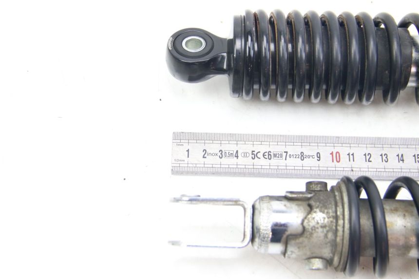 photo de REAR SHOCK ABSORBER PAIR SUZUKI SIXTEEN 125 (2008 - 2010) - Zoom on usage condition