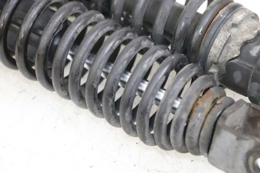 photo de REAR SHOCK ABSORBER PAIR YAMAHA YP MAJESTY 125 (2002 - 2006) - Technical close-up