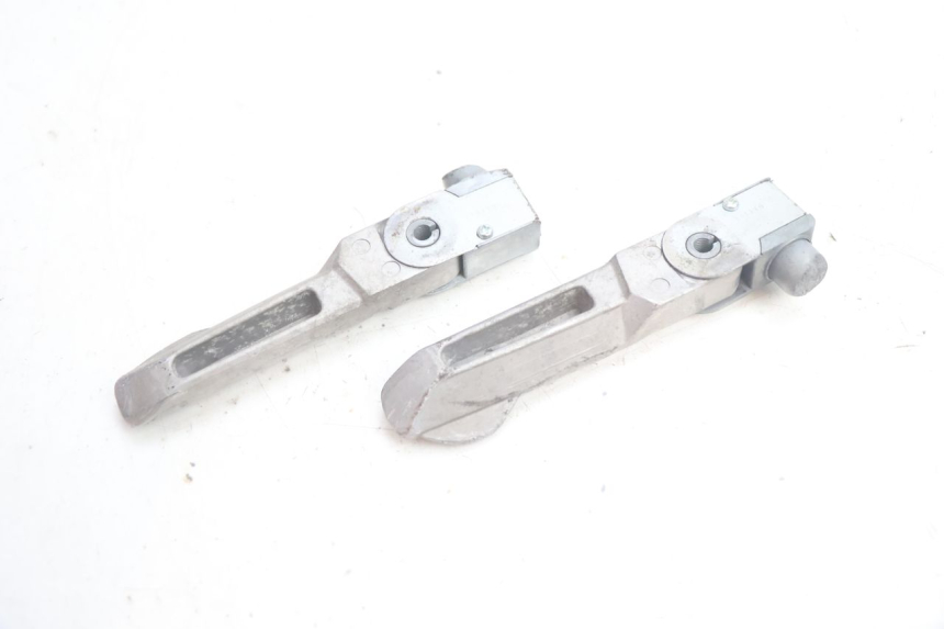 photo de PAIR REAR FOOTRESTS KYMCO AGILITY CITY 2T 50 (2008 - 2016) - Product overview