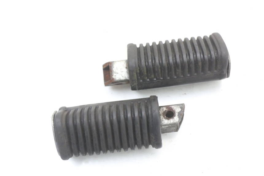 photo de PAIR REAR FOOTRESTS HYOSUNG GV AQUILA 125 (2000 - 2009) - Main view